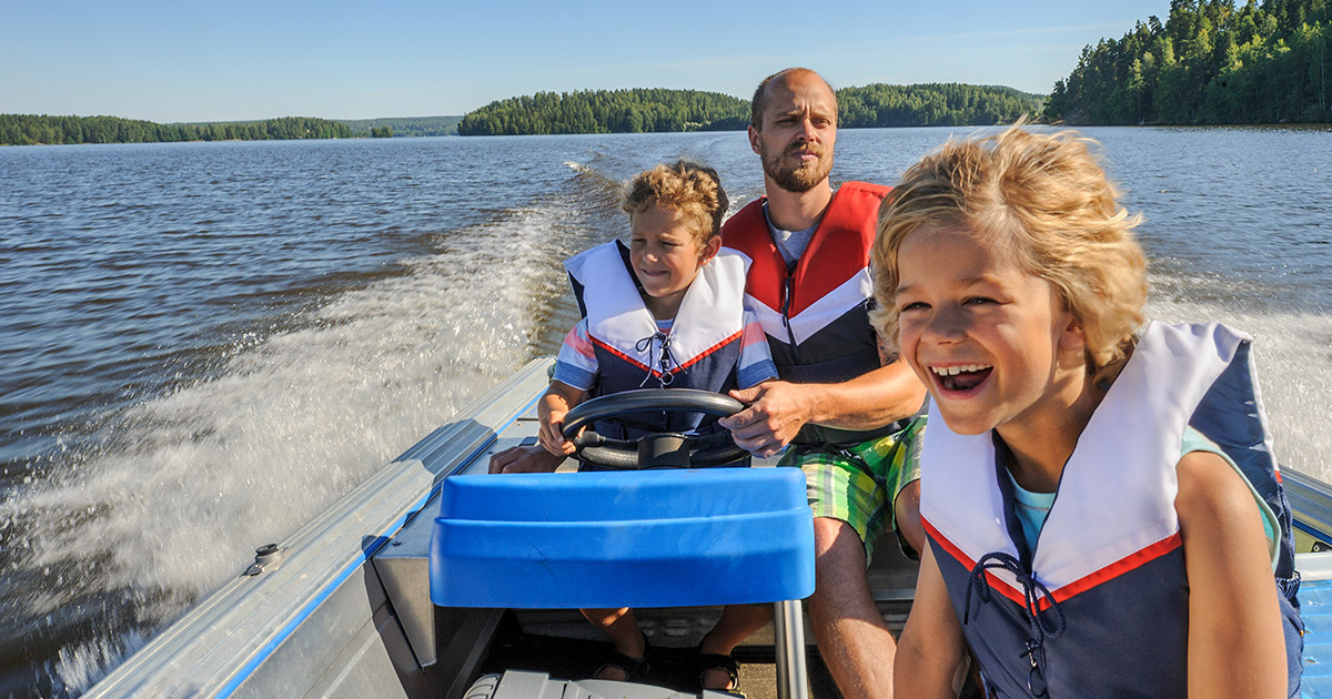 How to Keep Your Boating Guests Safe - DAN Boater